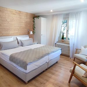 Comfort Zimmer mit Kingsize-Bett